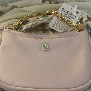 ❤️Lululemon city essential Nano bag NWT blissful pink🩷